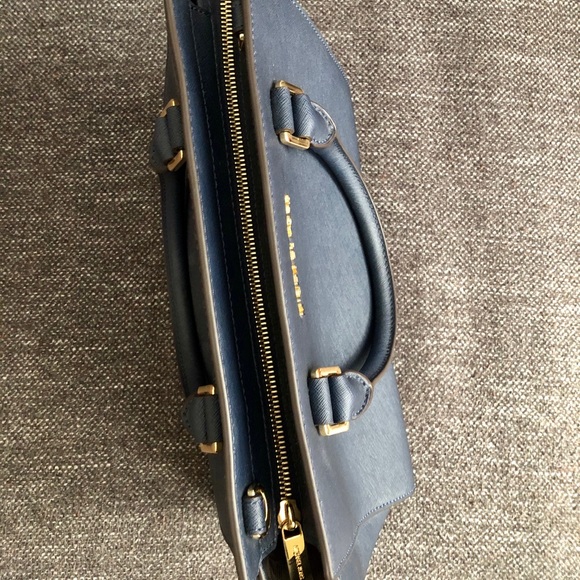 Michael Kors purse - Picture 5 of 8